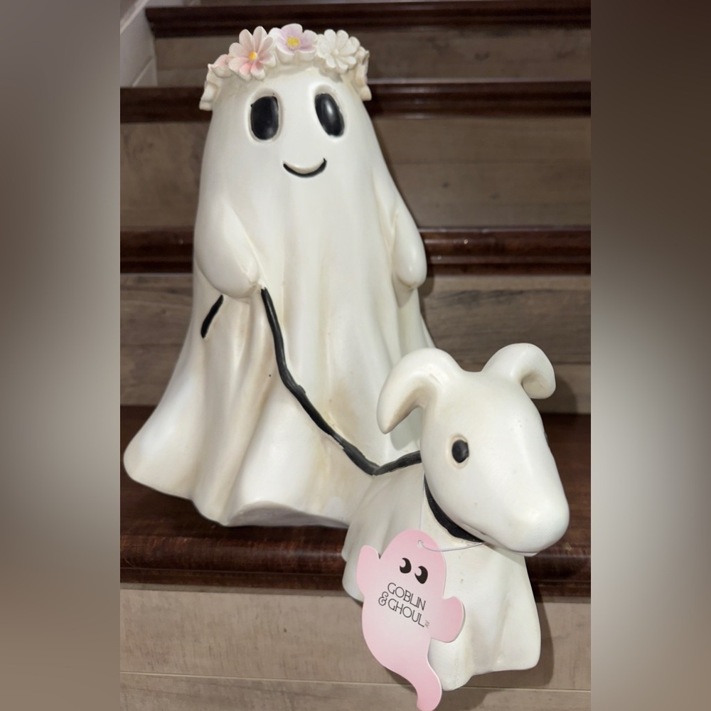 😘 Goblin And Ghoul Girl Ghost 👻 Walking Dog 🐕 Figurine New  Large Size 13” Tall